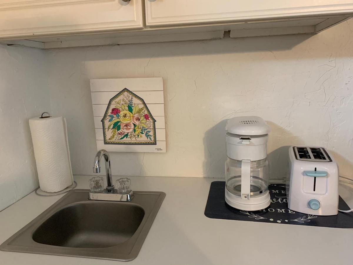 Cozy Studio Only 10 Minutes By Car Of Siesta Key Sarasota Bagian luar foto