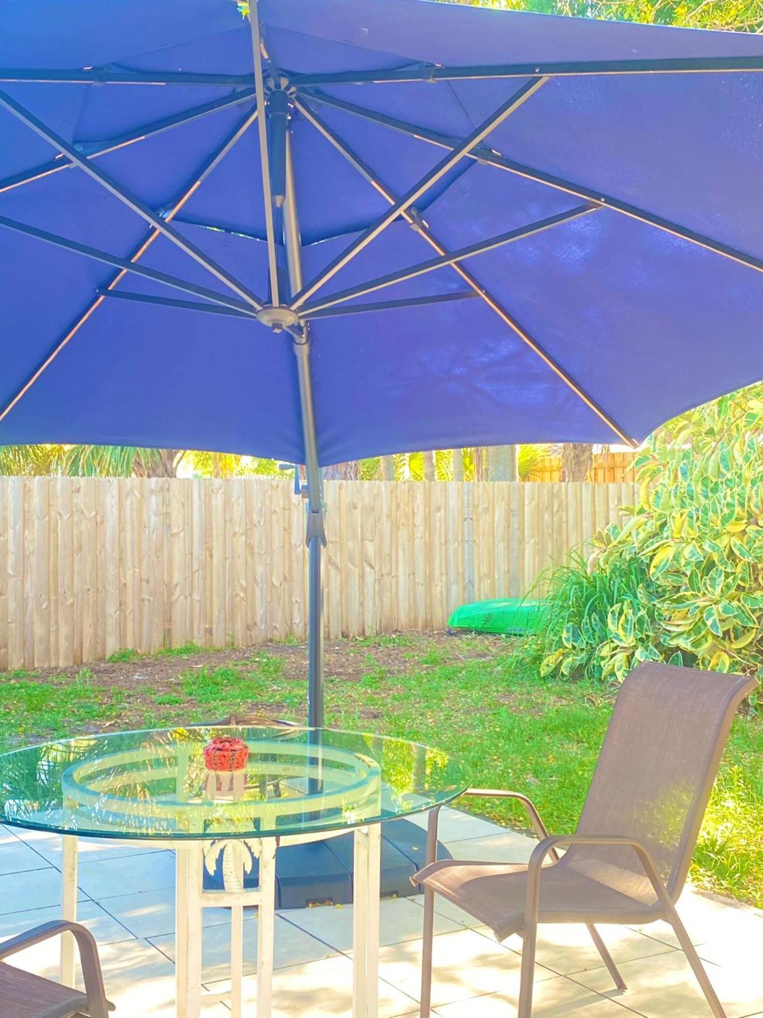 Cozy Studio Only 10 Minutes By Car Of Siesta Key Sarasota Bagian luar foto
